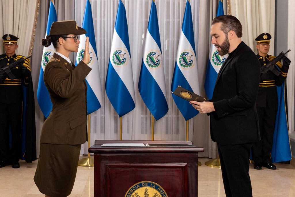 Militar Karla Trigueros será ministra de Educación en El Salvador
